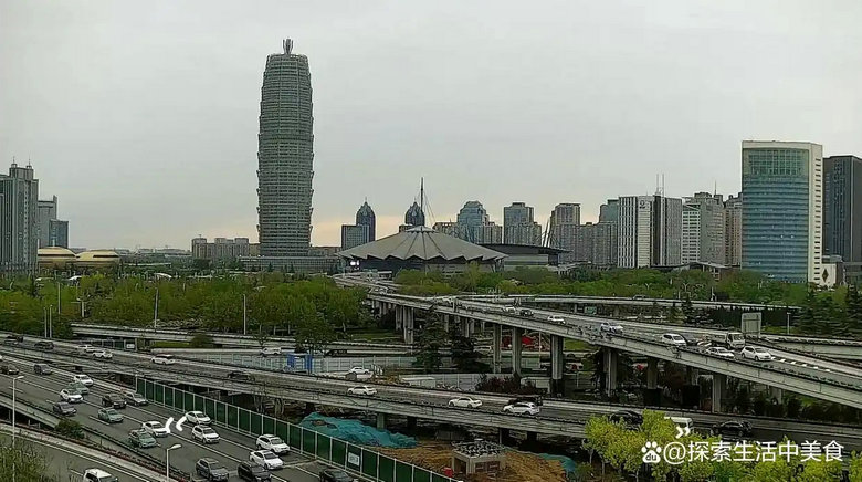 玉米楼晚景